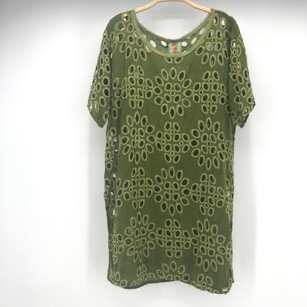 Johnny Was Top Womens Medium Green Eyelet Lace Short Sleeve Semi Sheer Scoop